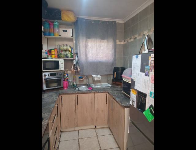2 BEDROOM HOUSE FOR SALE IN SCOTTSDENE